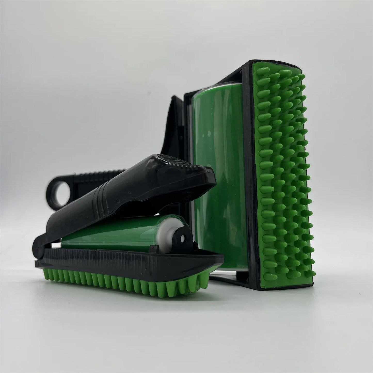 Pet hair remover roller washing under water